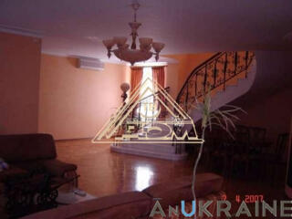 В продаже роскошный дом в Аркадии