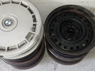 Продам 4 железных диска R15, разболтовка 5*120, с колпаками от BMW