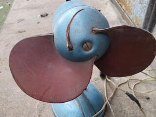 Продам вентилятор настольный ТИП ВЭ-1 1973 года