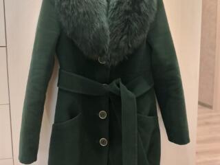 Продам пальто, куртку.