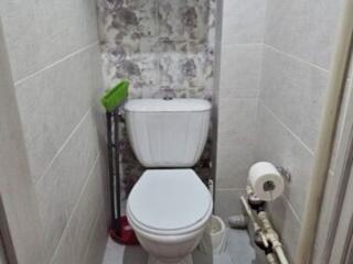 Продаётся 2 комнатная квартира 4/9 центр