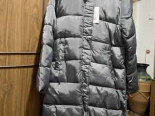 Продам женское зимнее пальто с капюшоном серого цвета новое