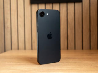 Продам iPhone 16e новый!!!!