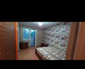 Apartament cu 2 odăi in chirie.