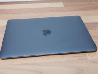 Mac book air 13 16/256