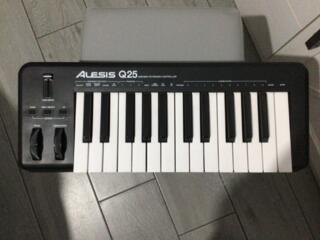 Миди клавиатура Alesis Q 25