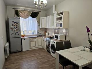 Продам 2-к квартиру (56м2) с ремонтом на пр. Яворницкого / центр