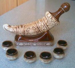 Плакаты, сувениры, фуражка, статуэтки, подсвечник, шкатулки и др.