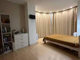 Продам 2 комнатную квартиру в Жемчужном квартале.