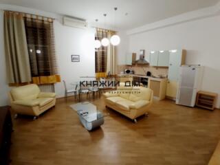 БЕЗ КОМИССИИ !! Предлагается в аренду шикарная 3-х к. квартира- ...