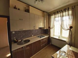 Продам 3-х комнатную квартиру на земле в центре