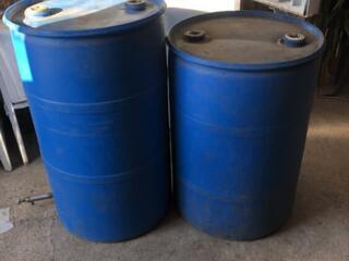 Продам 2 бочки на 220 литров. Пищевые. По 800р. шт. Торг.
