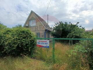 Casă de vânzare – Zonă liniștită, Sîngera, TP „Sirius”