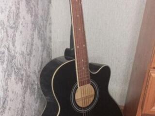 Продам акустическую гитару