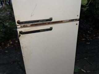 Продам рабочий холодильник Минск