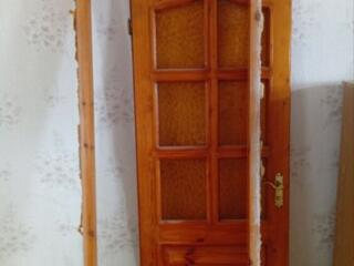 Продам деревянную межкомнатную дверь