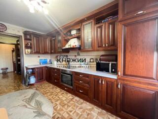 Продаж 3-кімнатної роздільної квартири на Позняках по вул. Урлівска ..