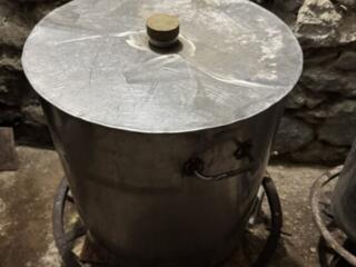 Продам нержавеющую бочку 75 литров / Vând butoi din inox 75 de litri