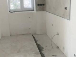 Предлагается к продаже самостоятельная квартира в двухэтажном доме. ..