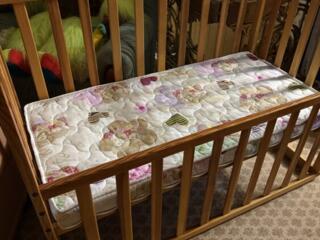 Детская кроватка из натурального дерева(сосна) + кокосовый матрас