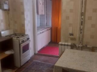 Продается 3 х ком. кв-ра на 1 эт. /4 эт. доме с пристройкой