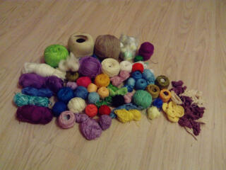 Приму в дар НИТКИ ДЛЯ ВЫШИВАНИЯ, старые пуговицы