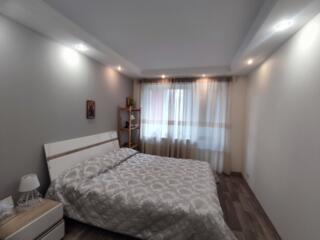 Продаж трикімнатної квартири на площі Перемоги