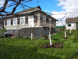 Casa, 20min de la Botanica (trasa Chisinau-Bacioi), 10 ari