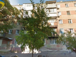 Продам 1 комнатную квартиру возле парка Шевченко