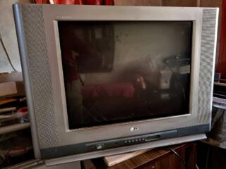 Телевизор на кухню ELENBERG(ГЕРМАНИЯ) 17 d 40$ ТЕЛЕИЗОР Lg 54 СМ