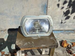 Продам фару для Москвича.