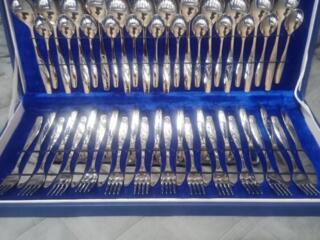 Набор столовых приборов на 12 персон