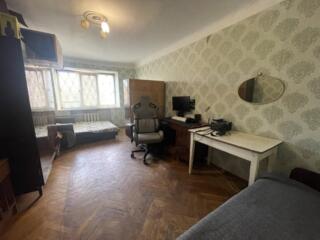 Продаю 2-ну квартиру. Район старого залізничного вокзалу. Не кутова