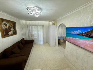 Продаю однокімнатну квартиру. Соборна. Ремонт, меблі, техніка!