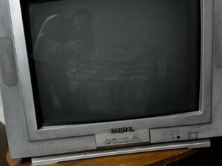 Телевизор б/у отлично работает