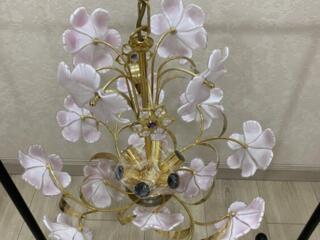 Продам люстру