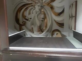 Двокімнатна квартира з готовими документами під комерцію!