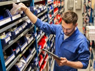 В оконную фирму в г. Бендеры требуется кладовщик.