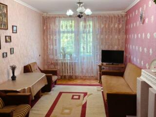 Продается трехкомнатная квартира по отличной цене! Не упустите.