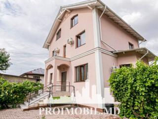 Vă propunem spre vânzare această casă în 2 nivele cu 5 camere, or. ...