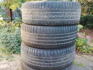 Продам всесезонную резину 265/60/R18 В хорошем состояние цена 400$