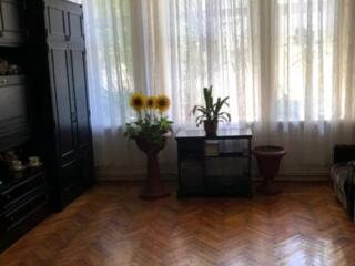 32593. Продам 2-х комнатную квартиру на Средней. ...