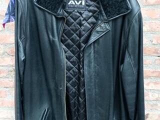 Мужское кожаное пальто AVI Collection с меховым воротником
