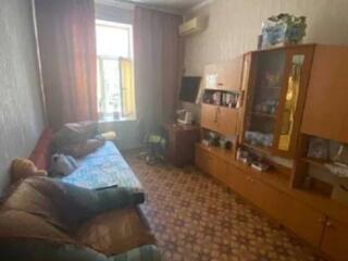 Продам две самостоятельные комнаты, в комунальной квартире. мебель и .