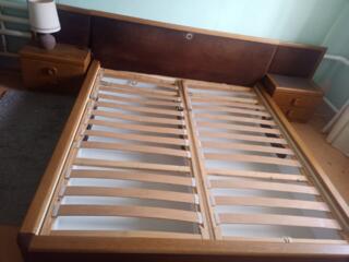 Продаю прочную деревянную кровать в хорошем состоянии