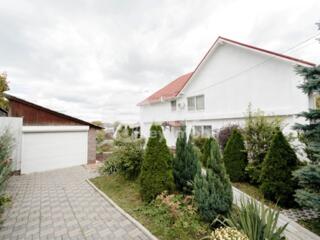 Spre chirie  casă în 2 nivele situată în sectorul ...