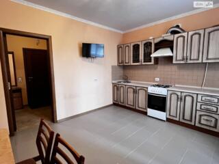 Продається 1-но кімнатна крупногабаритна квартира в Центрі