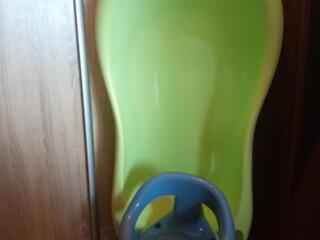 Продаю ванночку для купания и сиденье для малышей 