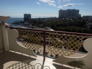 Аренда квартиры с террасой и видом моря в Аркадии, Аркадийский дворец