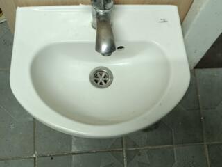 Продам раковину (с краном) хорошего качества, в отличном состоянии.